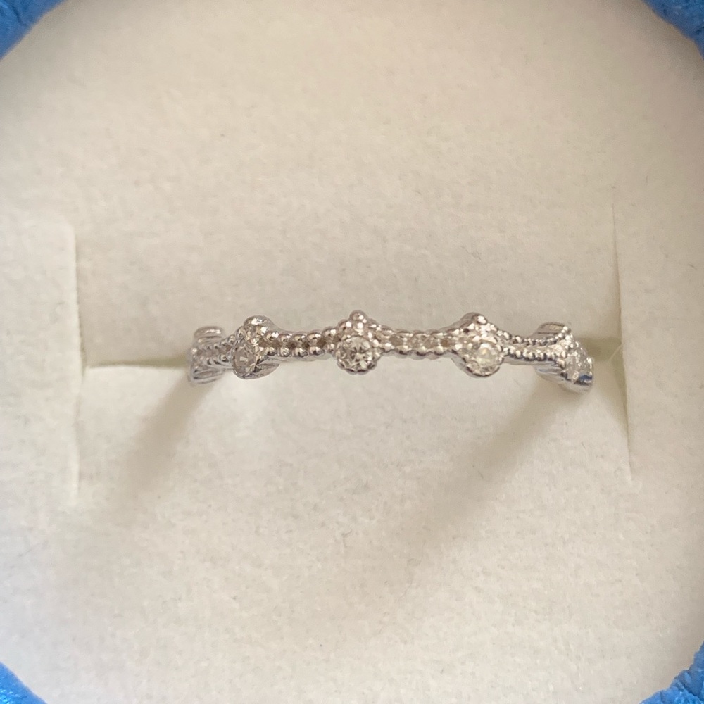 Ring - Picture 2 of 6